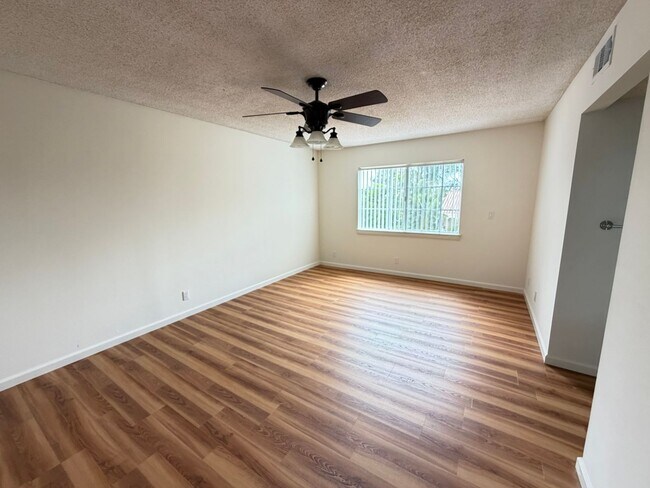 Building Photo - 2863 Sapphire Ave