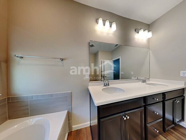 Building Photo - 295 Stone Arbor Ln