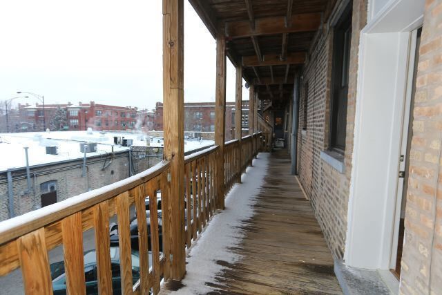 Building Photo - 4329 N Wolcott Ave