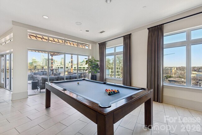 Building Photo - 905 Kenilworth Ave