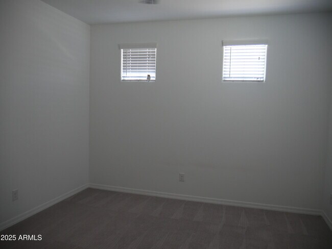 Building Photo - 1322 E Gemini Pl