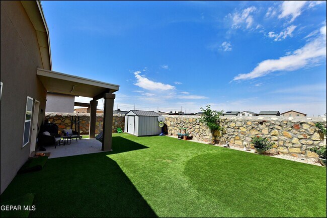 Building Photo - 2225 Tierra Delmonte Dr