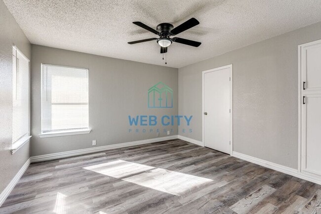 Building Photo - 232 Alexandria St