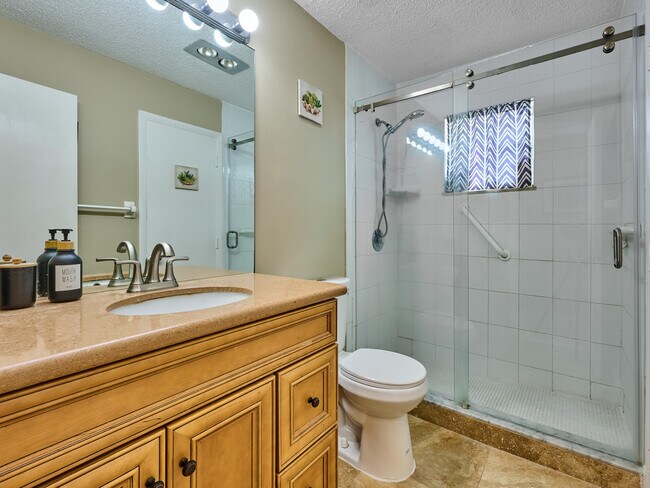 Building Photo - 519 SW 18th St