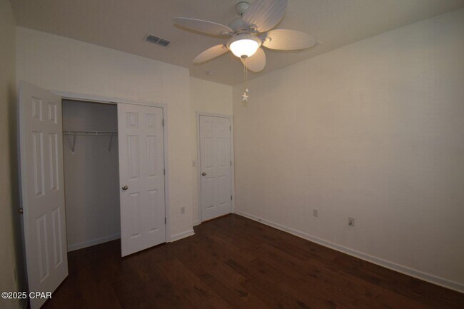 Building Photo - 231 Turtle Cove