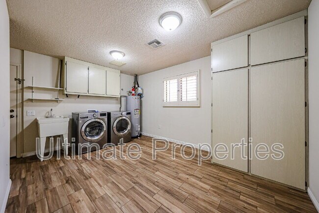 Building Photo - 13107 W Lyric Dr