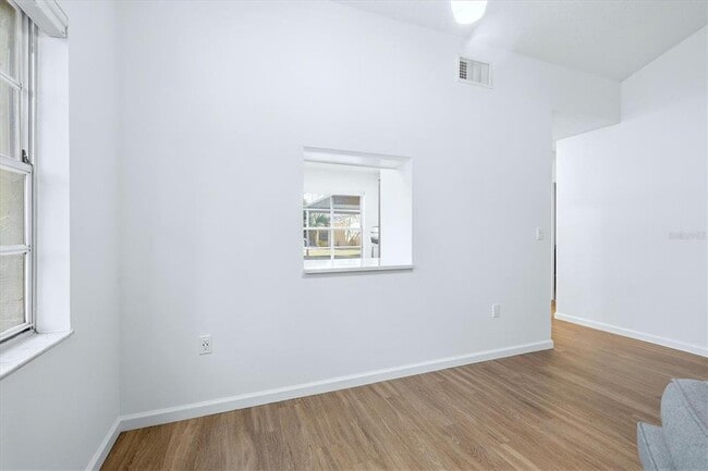 Building Photo - 4819 Village Garden Dr