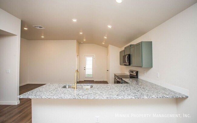 Building Photo - 2134 Langford Ave