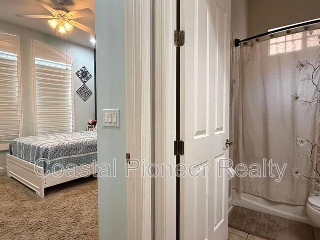 Building Photo - 14620 Chatsworth Manor Cir