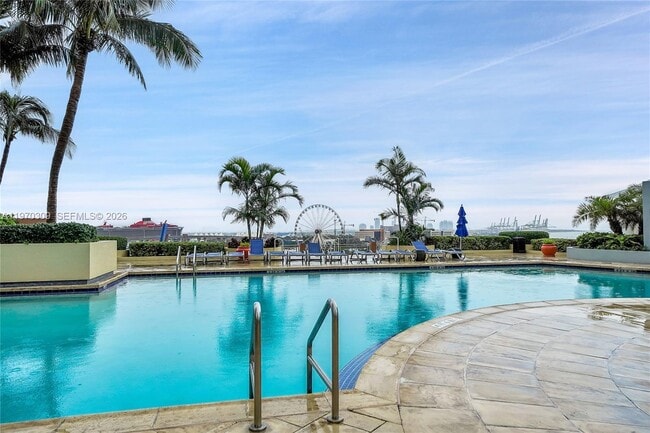 Building Photo - 253 NE 2nd St