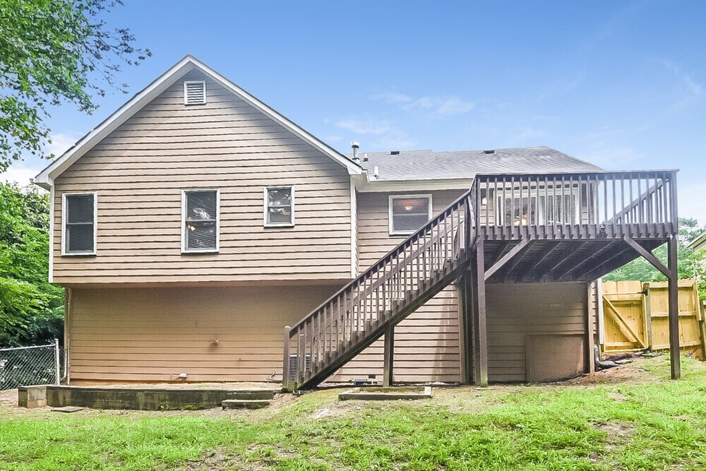 Building Photo - 131 Aztec Way SE