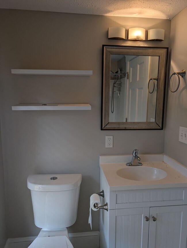 Building Photo - 2484 W 10th St