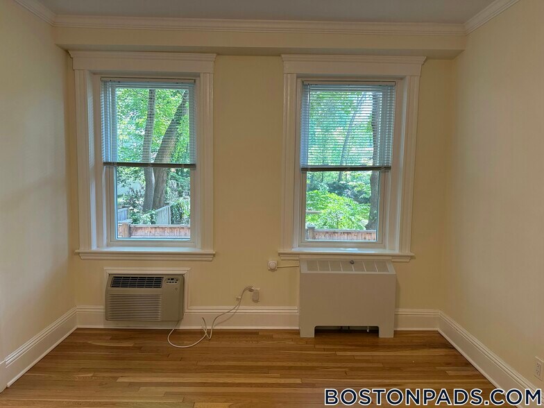 Building Photo - 22 Chauncy St