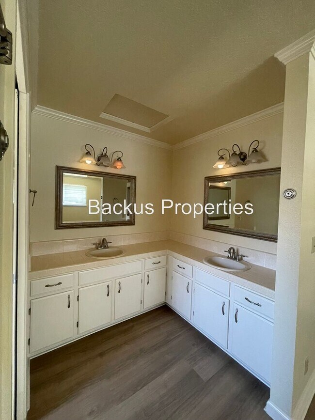 Building Photo - Remodeled three bedroom home near Marina B...