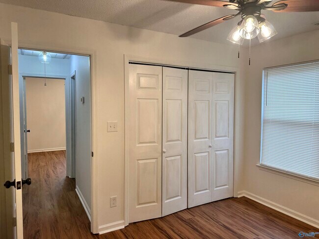 Building Photo - 13908 Creely Dr SW