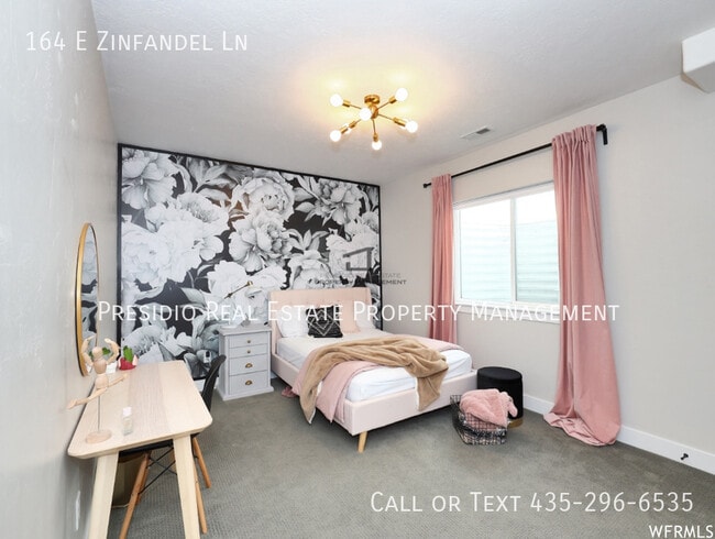 Building Photo - 164 E Zinfandel Ln