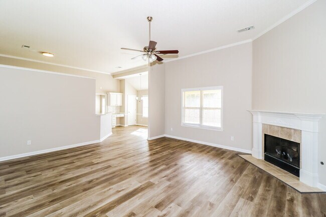 Building Photo - 9245 Tamhaven Dr