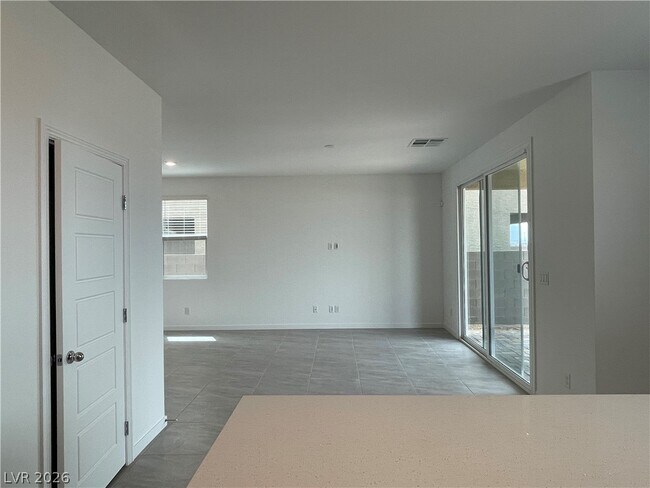 Building Photo - 6841 Chargehand Ave