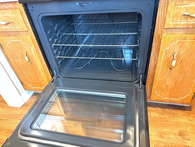 Building Photo - 3 bedroom in Oak Grove