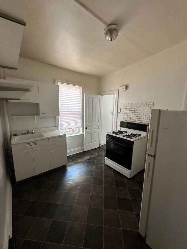 Building Photo - 950 W Princess St