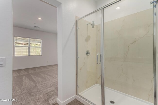 Building Photo - 3830 E Rainbow Dr