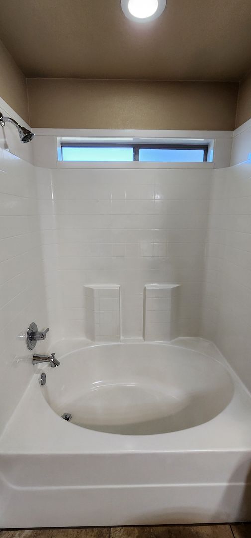 Building Photo - Beautiful 2 bed/2 bath near Clear Creek gate Available 8/13