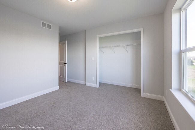 Building Photo - 2217 Concord Dr