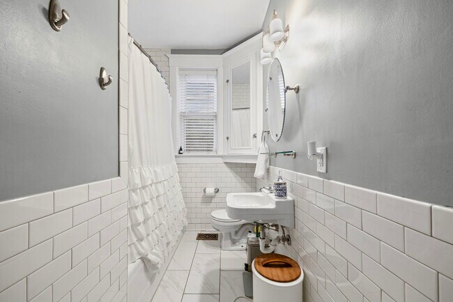 Building Photo - 1116 Poplar Ave