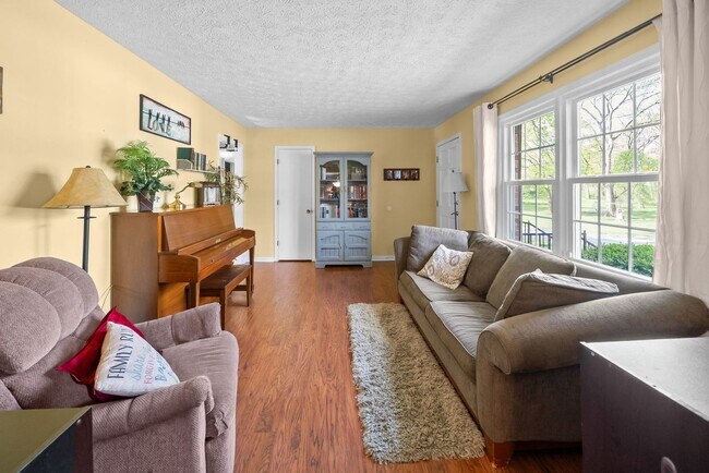 Building Photo - 3611 Bahama Dr
