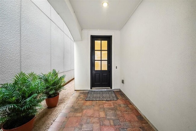 Building Photo - 5707 Arabelle Crest