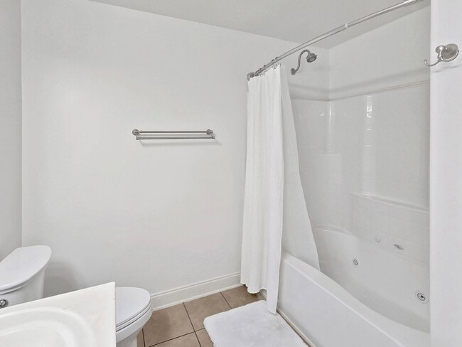 Building Photo - Charming Fully Furnished 3-Bedroom, 2-Bath...