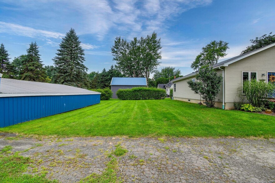 Building Photo - 4301 Shortsville Rd