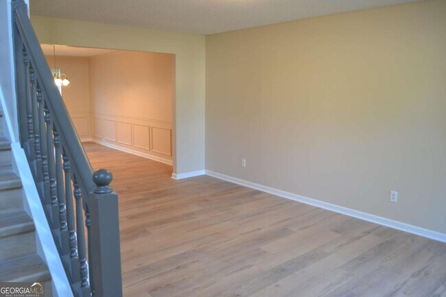 Building Photo - 6157 Red Top Loop