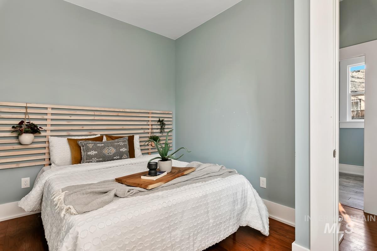 Building Photo - 2216 S Longmont Ave