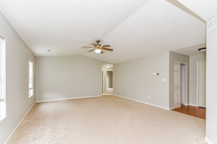 Building Photo - 690 W Arielle Ct