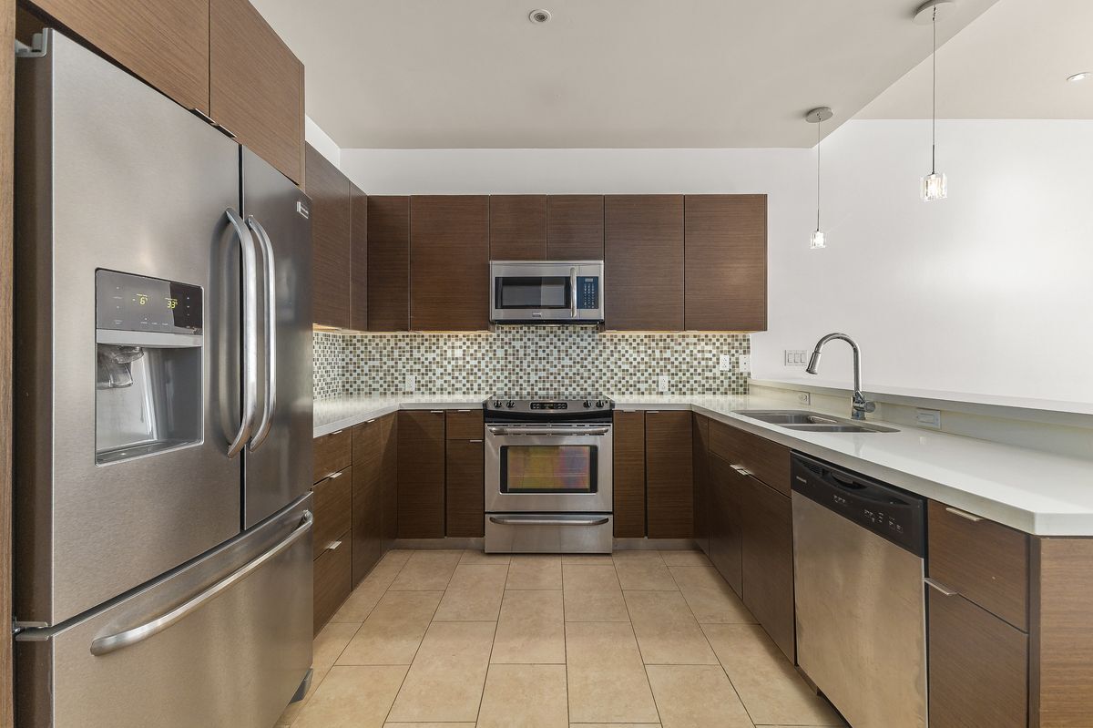 Building Photo - 17902 La Cantera Pkwy