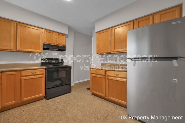 Building Photo - 454 E Tompkins St