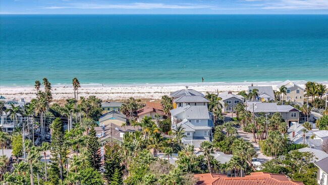 Building Photo - 3002 Pass a Grille Way