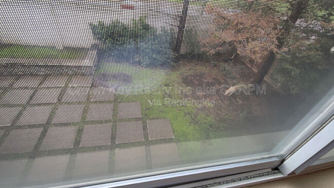 Building Photo - 1367 Gwerder St