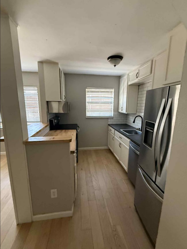 Building Photo - 4039 Cole Ave