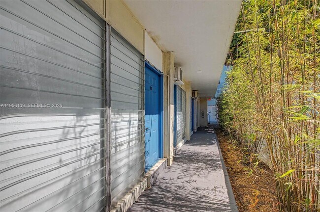 Building Photo - 1685 Jefferson Ave