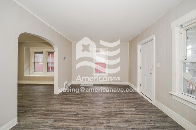 Building Photo - 2117 W 85th St