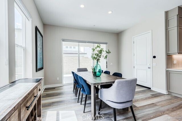 Building Photo - 260 Holliston