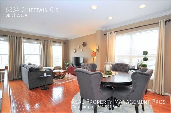 Building Photo - Gorgeous 4 Level End Unit in Upscale Windy...