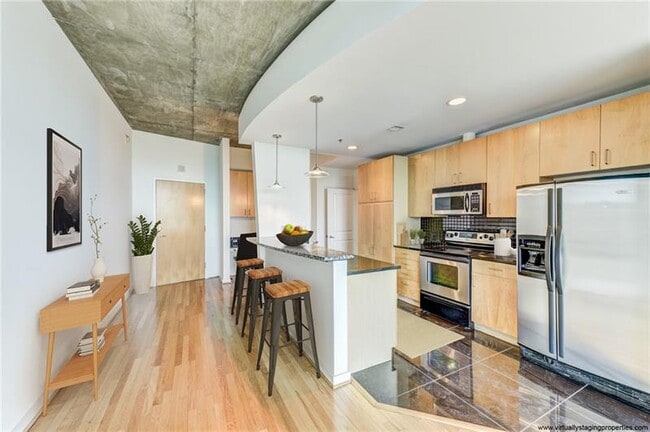 Building Photo - 923 Peachtree St NE
