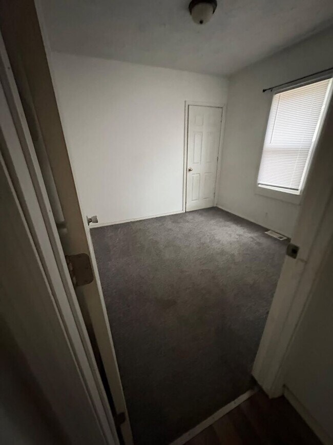 Building Photo - ** Move in Special ** 2-Bedroom, 1-Bathroom Home with Basement – $1,075/Month