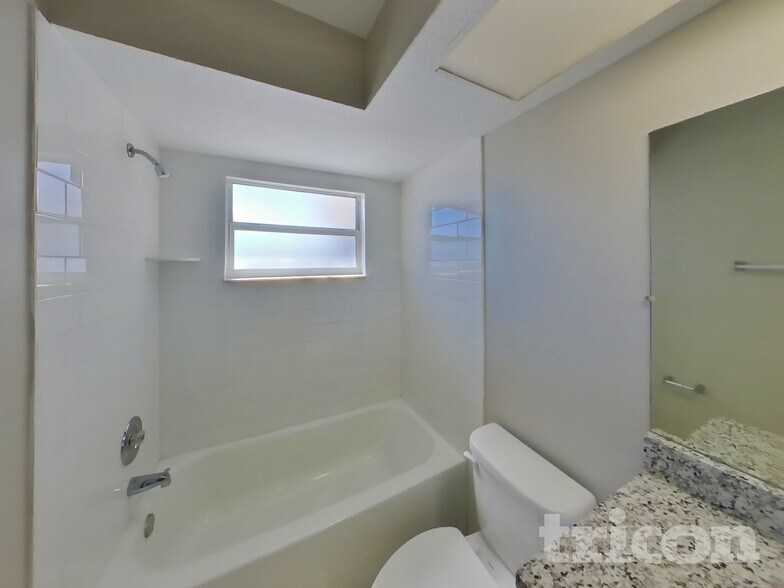 Building Photo - 6320 Moog Rd