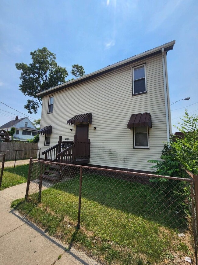 Building Photo - 4629 Storer Ave