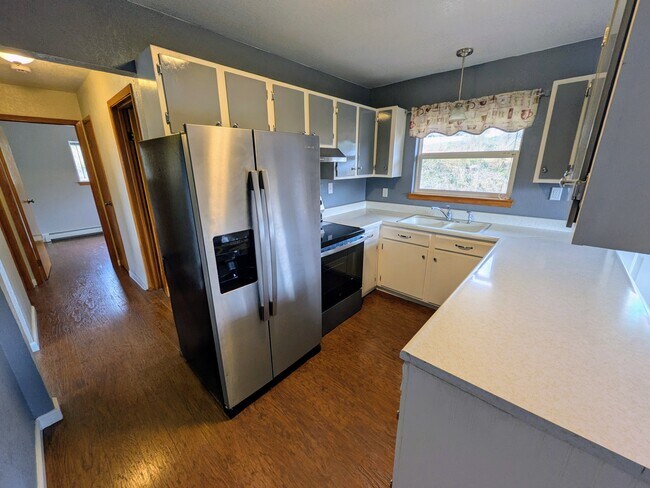 Building Photo - 311 High St