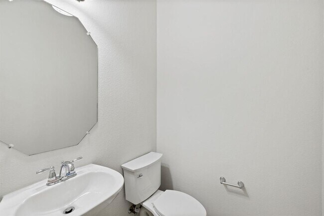 Building Photo - 1708 Rockland Dr